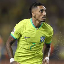 Raphinha admite temporada 'difícil' e mira recuperação para a Copa do Mundo