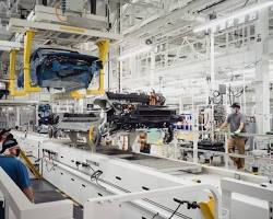 Image of mixed EV and ICE vehicle production line