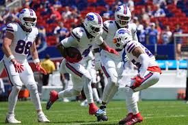 Fantasy football start or sit Week 1: James Cook, D.J. Moore, Dalton Kincaid