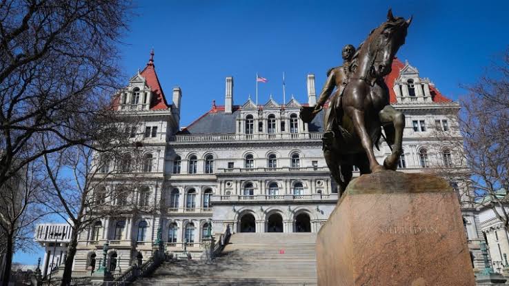 FBI thwarts alleged ISIS-inspired plot to bomb New York State Capitol; woman charged with attempting to provide material support to terror group