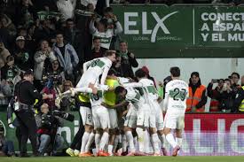 El Elche CF quiere ser mejor que su espejo