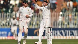 Honours even after old-fashioned first day in Pindi
