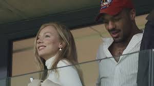 Ester Expósito y Kylian Mbappé ya hacen vida de pareja: ella le lleva un Matcha y él la recoge en coche en su casa