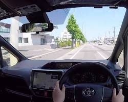 Toyota Noah driver's viewの画像