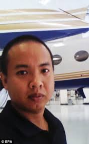 Mohd Khairul Amri Selamat, an aviation engineer, who was onboard the missing flight - article-2582504-1C5B179500000578-638_306x494