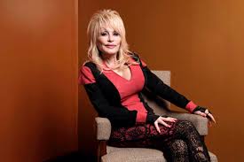Dolly Parton, lenda da música country, morre aos 80 anos