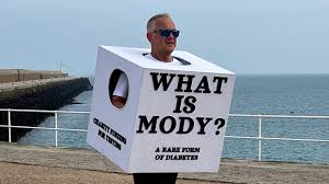 Jersey fundraisier running London Marathon in sugar cube costume