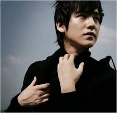 However I first knew about Kim Beom through drama “East Of Eden” (2008), his acting in the drama was awesome, as the young Lee Dong Cheol. - kimbeom2
