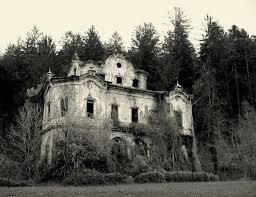 Résultat de recherche d'images pour "horrific haunted houses abandoned"