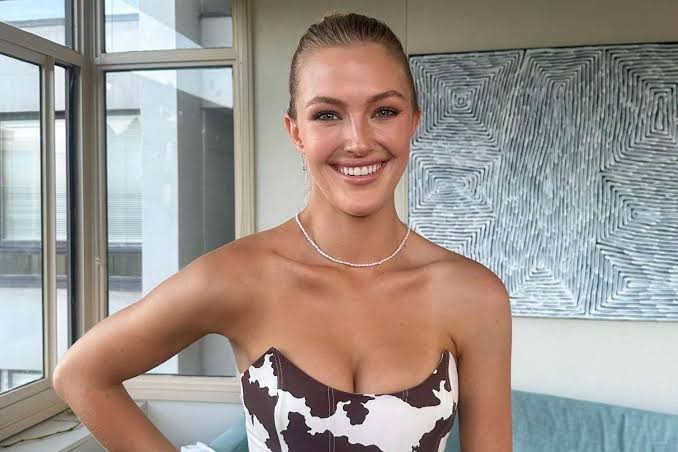 Miss Universe Australia Finalist Sienna Weir Dead at 23 Following  Horse-Riding Accident