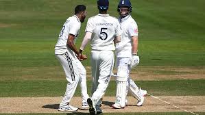 Siraj’s brace leads lively morning session for India