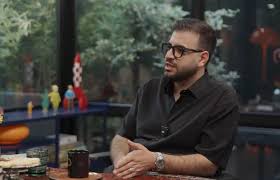 حرف‌های بی‌سند آقای مثلا کارشناس! / وقتی بلاگر اقتصادی از زمین و زمان در دوره شهید آیت الله رئیسی می گوید+فیلم