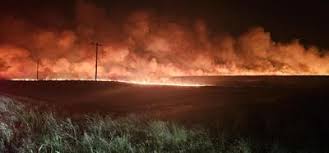 Kennewick brush fire prompts evacuation warning south of W 50th