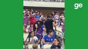 Torcedores do Flamengo são flagrados em torcida do Fortaleza e retirados de setor; vídeo