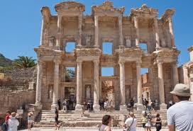 Conheça cidade na Turquia que transporta visitantes 2 mil anos no tempo