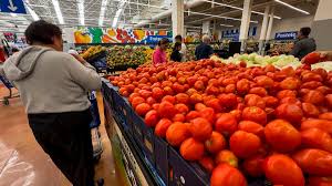 Presionan precios de jitomate y papa el costo mínimo para cubrir canasta alimentaria: Inegi