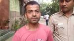 Delhi Kills Wife Front Daughter,