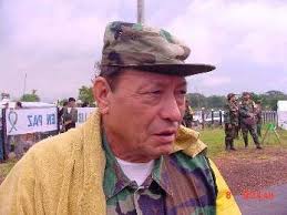 Las Fuerzas Armadas Revolucionarias de Colombia (FARC) confirmaron en un vídeo la muerte de su máximo comandante, Pedro Antonio Marín, alias Manuel ... - 5_tiro_fijo