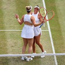 AO VIVO - Luisa Stefani e Dabrowski enfrentam Guo e Mladenovic em Wimbledon