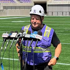 Purple Vest. Hard Hat. Power - Season Hasn't Already Started Yet And Chip Kelly Delivered The Best Picture We'll See In College Football This Year