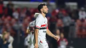 Calleri assume culpa por derrota do São Paulo e pede desculpas: 'Perdi um gol embaixo da trave que não posso errar'