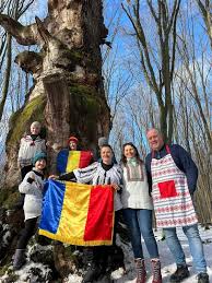 24 ianuarie/Sibiu: Un olandez, o unguroaică și câțiva români, în Hora Unirii lângă stejarul lui Mihai Viteazul