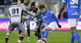 LIVE: Coosemans moet al aan de bak, Genk meteen gevaarlijk