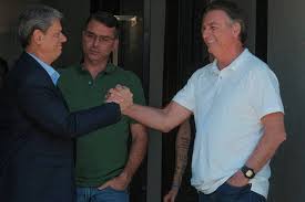 Domiciliar a Bolsonaro une Michelle e Tarcísio, e aliados tentam reabilitar candidatura presidencial