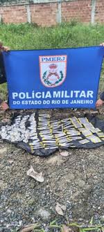 PM apreende drogas após suspeito fugir para área de mata no Bracuí, em Angra