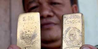 MEULABOH, KOMPAS.com - Warsito (45), pria asal Binjai, Sumatera Utara yang menjalankan praktik dukun palsu dan kerap mengibuli para korbannya dengan emas ... - 1106526620X310