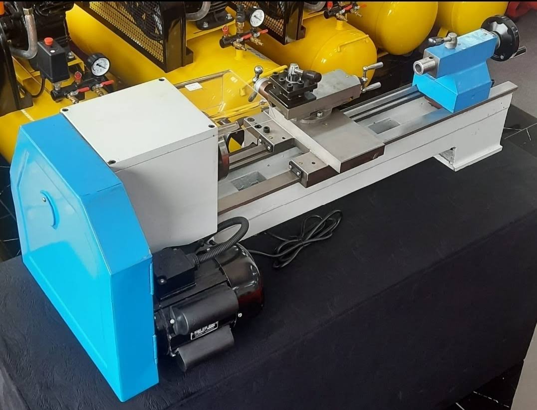 Aico MI-20/520 Gear type metal lathe Machine