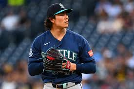 Bryan Woo pitching for the Seattle Mariners against the Detroit Tigers
