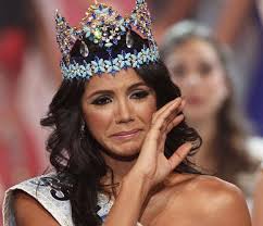 La representante de Venezuela, una morena de 1,79 metros de estatura y procedente de una familia de 12 hermanos, se ha alzado con la corona de Miss Mundo ... - miss-mundo