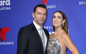 Jacqueline Bracamontes y Martín Fuentes celebran 15 años de matrimonio tras rumores de separación