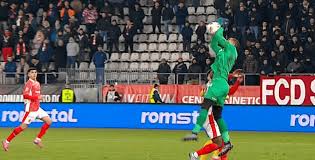 Generosul Epassy le-a făcut cadou un gol ploieștenilor. Dinamo ratează victoria, după gafa colosală a...