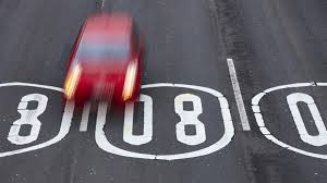 Tempo drosseln und Sprit sparen? Ja, sagt knappe Mehrheit der Deutschen