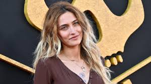 Paris Jackson Reveals What Happened When She Met Her Mom at 15