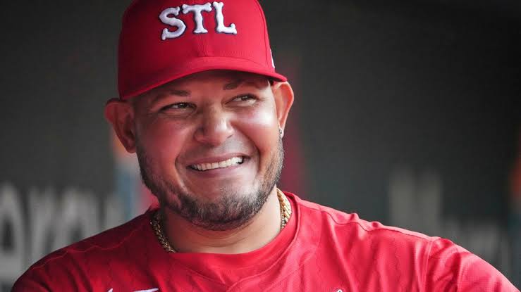 Former All-Star catcher Yadier Molina returns to Cardinals' dugout as temporary coach - ABC News
