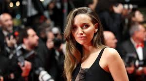 Jordan Hewson, daughter of Bono, releases new single