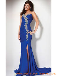 Résultat de recherche d'images pour "robe de bal bleu"