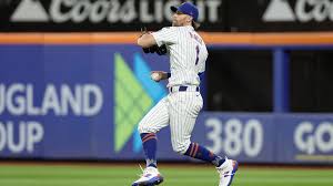 Jeff McNeil injury: Mets lose hot-hitting second baseman for rest of 2024 
with broken wrist