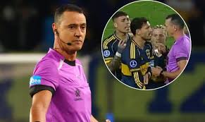 Empujón y discusión: El cruce de Leandro Paredes con Wilmar Roldán en pleno duelo de O’Higgins vs Boca