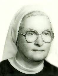 Sestra Marija Leonija Jelić, krsnim imenom Manda, rođena je 24. kolovoza 1921. godine od oca Ivana i majke Ive r. Marušić, u Mokrom kod Lištice, ... - s.-M.-Leonija-Jelic