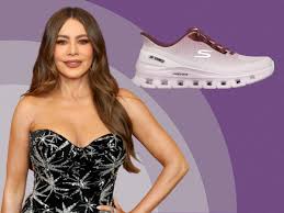 Shoppers With Back Problems Are Ditching Expensive Sneakers for This ‘Comfy’ Sofia Vergara-Approved Pair
