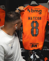 Atlético-MG estreia uniforme inspirado na "Rua de Fogo" da torcida; veja fotos