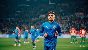 Dinamo Zagreb faces Real Betis tonight in crucial Europa League clash, qualification on the line at Stadion Maksimir