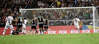 Resultado de imagem para rafael silva, marca o gol do vasco 26 04 2015