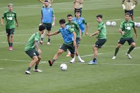 El Racing ultima la visita del Elche con Prati integrado en el grupo