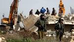 قوات الاحتلال تهدم منازل فلسطينيين