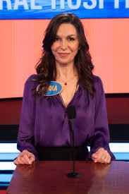 Finola Hughes discusses rivalry